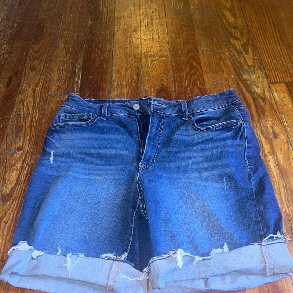 Time and Tru Blue Jean Shorts with Distressed Hem High Rise size 14 SomeStretch